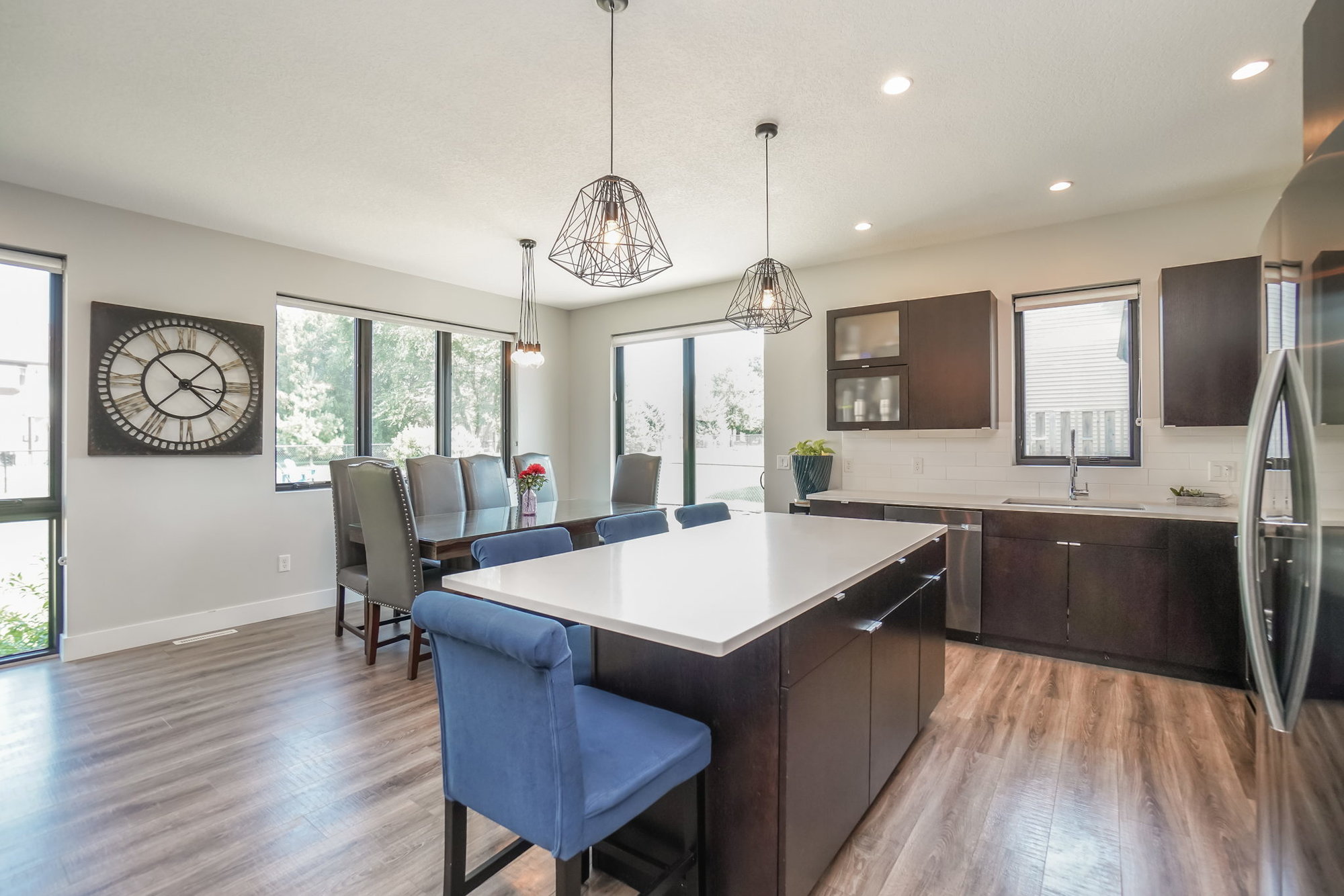 Open Concept Contemporary Home With High-End Finishes | Oakridge Real Estate